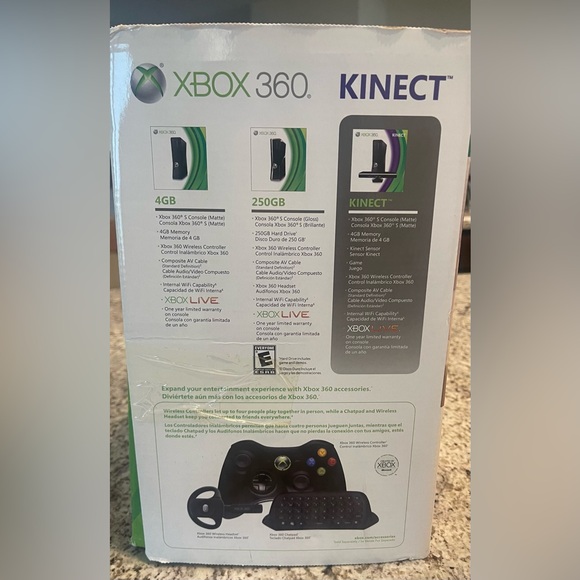 Xbox 360 4GB Kinect Bundle. Xbox 360 console, Kinect adapter, 2 wireless remotes - Picture 12 of 14